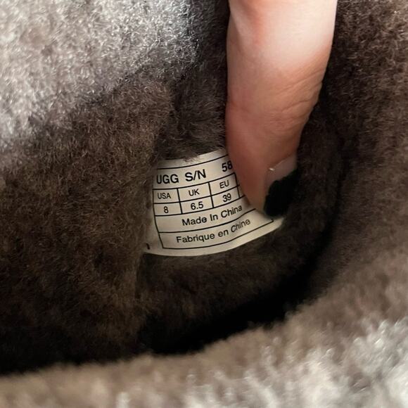 Ugg Classic Short Women’s Grey Suede Boots Size 8 - Picture 7 of 11